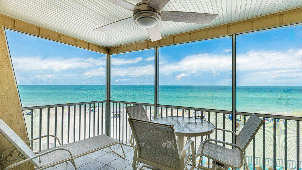 2 Condominium vacation rental located in Anna Maria Island 1