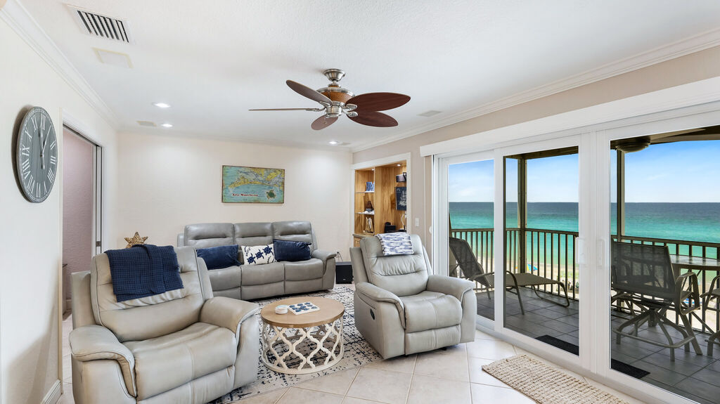 2 Condominium vacation rental located in Anna Maria Island 1