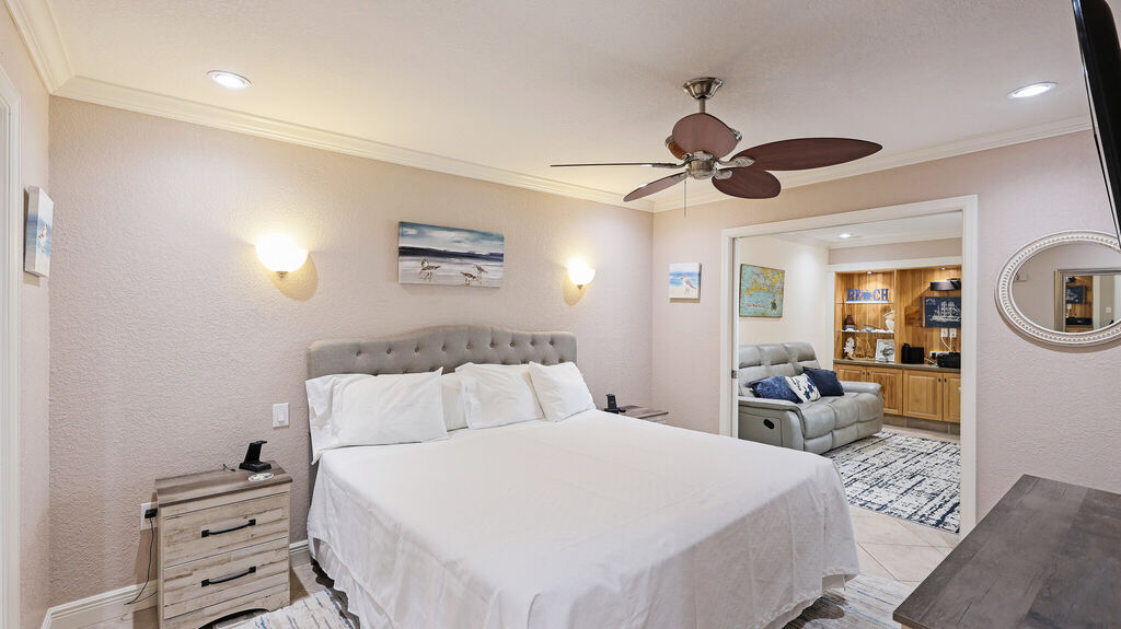 2 Condominium vacation rental located in Anna Maria Island 1