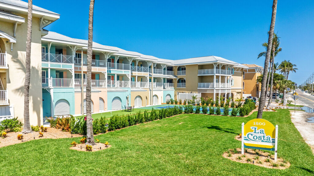 2 Condominium vacation rental located in Anna Maria Island 1