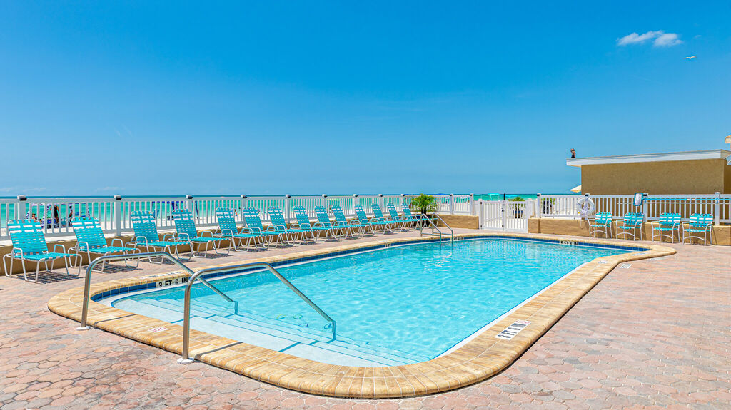 2 Condominium vacation rental located in Anna Maria Island 1
