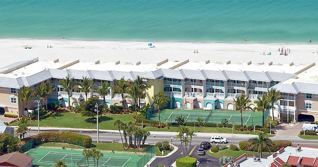 2 Condominium vacation rental located in Anna Maria Island 1