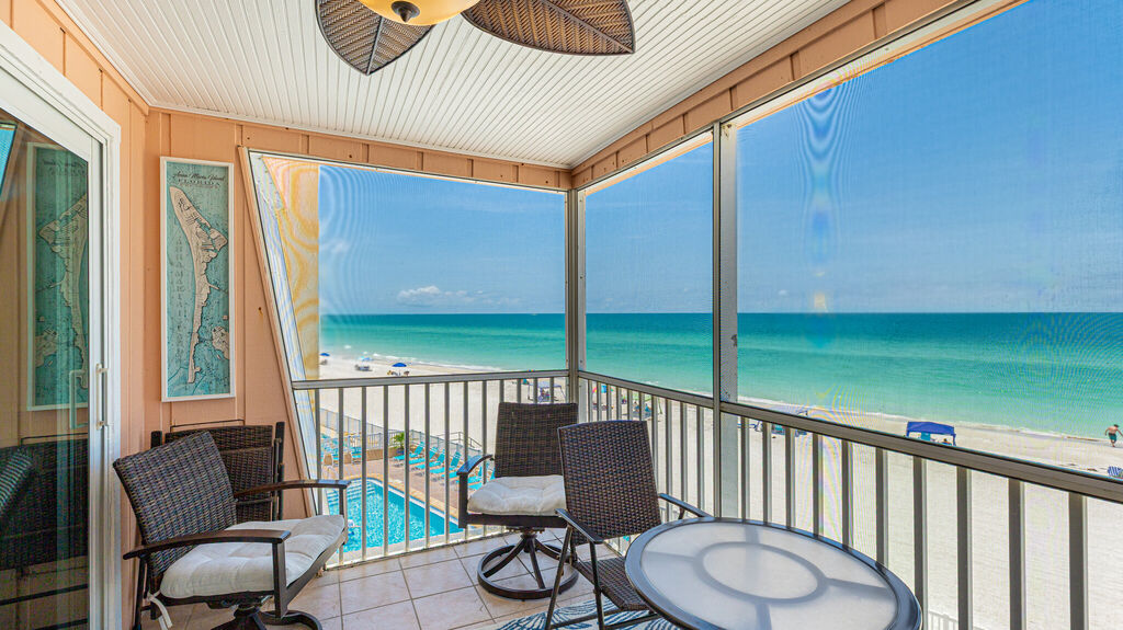 2 Condominium vacation rental located in Anna Maria Island 1