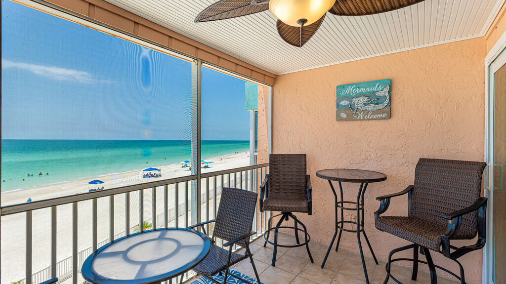 2 Condominium vacation rental located in Anna Maria Island 1