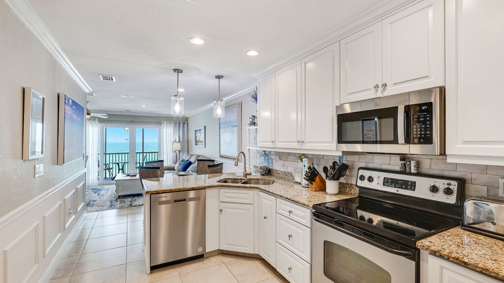 2 Condominium vacation rental located in Anna Maria Island 1