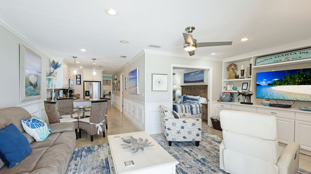 2 Condominium vacation rental located in Anna Maria Island 1