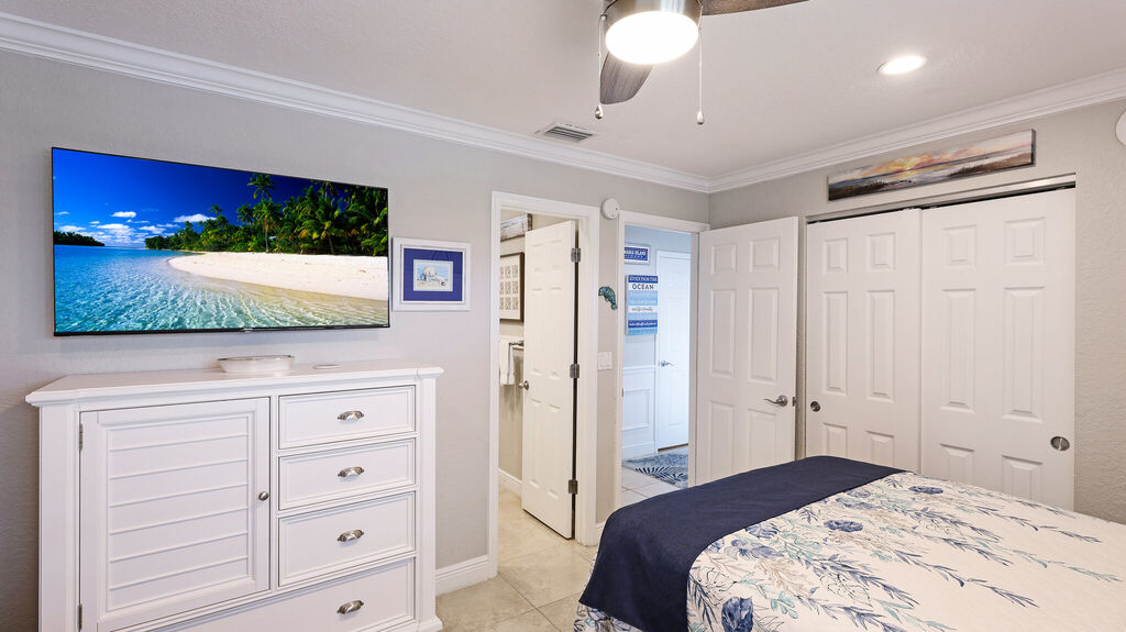2 Condominium vacation rental located in Anna Maria Island 1