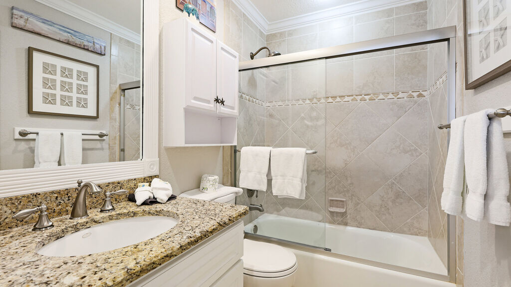 2 Condominium vacation rental located in Anna Maria Island 1