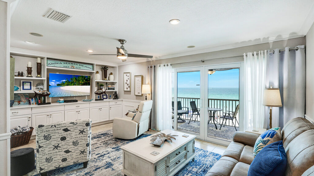 2 Condominium vacation rental located in Anna Maria Island 1