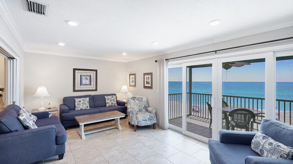 2 Condominium vacation rental located in Anna Maria Island 1