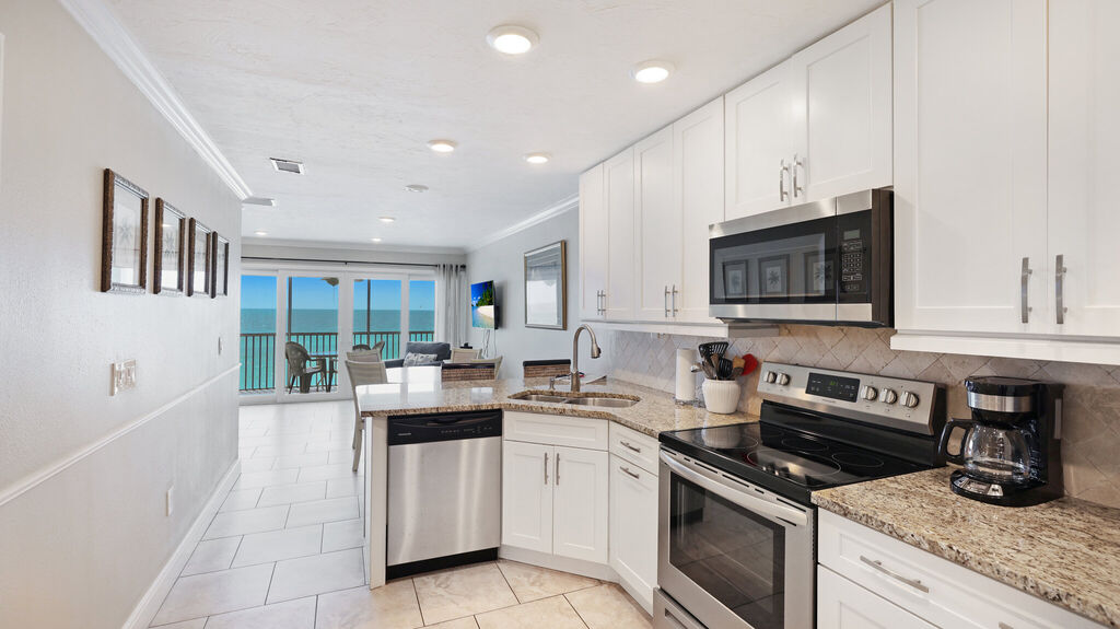 2 Condominium vacation rental located in Anna Maria Island 1