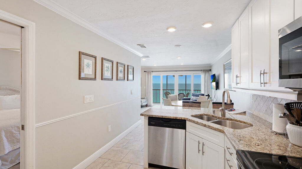 2 Condominium vacation rental located in Anna Maria Island 1