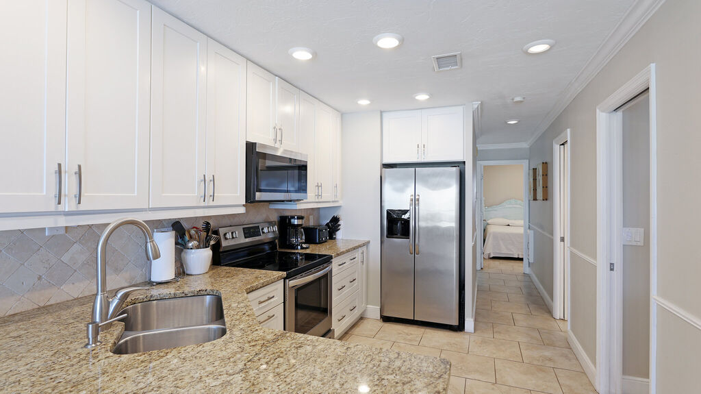 2 Condominium vacation rental located in Anna Maria Island 1