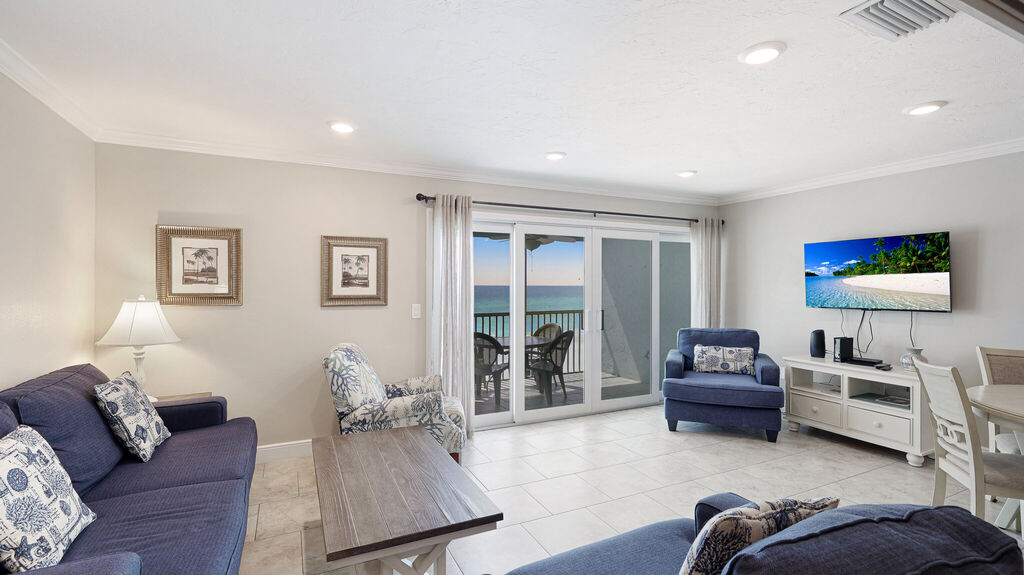 2 Condominium vacation rental located in Anna Maria Island 1