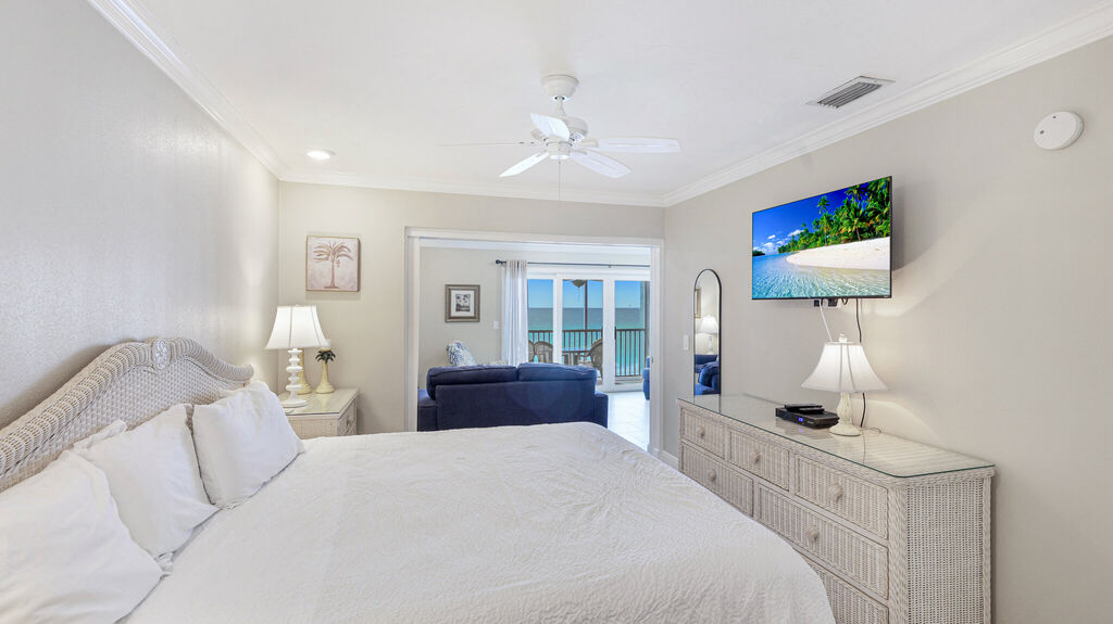 2 Condominium vacation rental located in Anna Maria Island 1