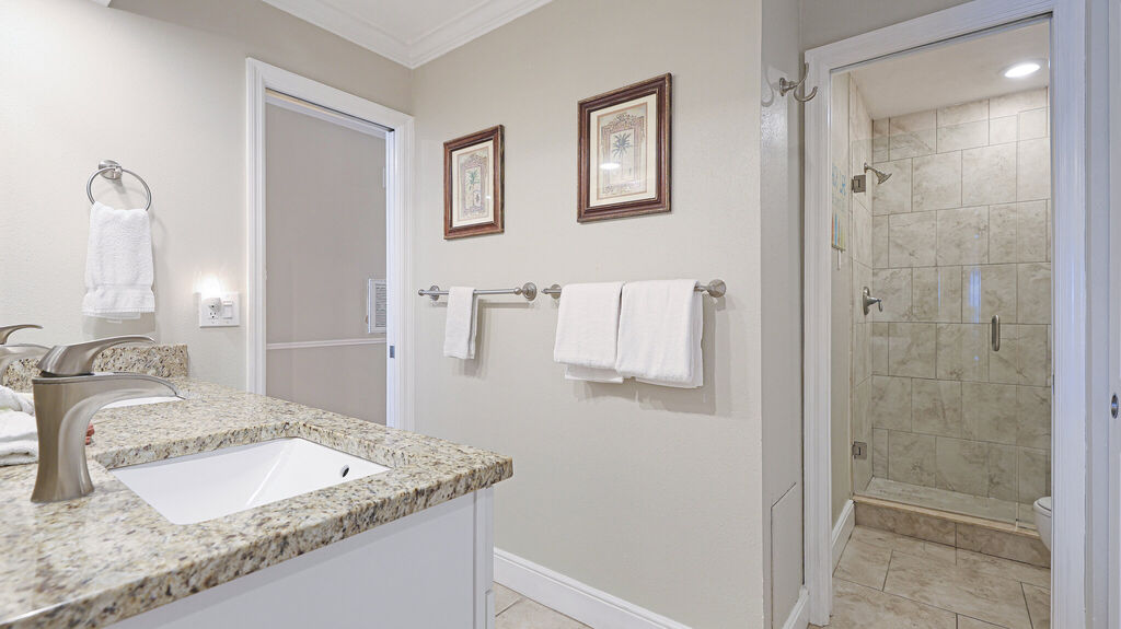2 Condominium vacation rental located in Anna Maria Island 1