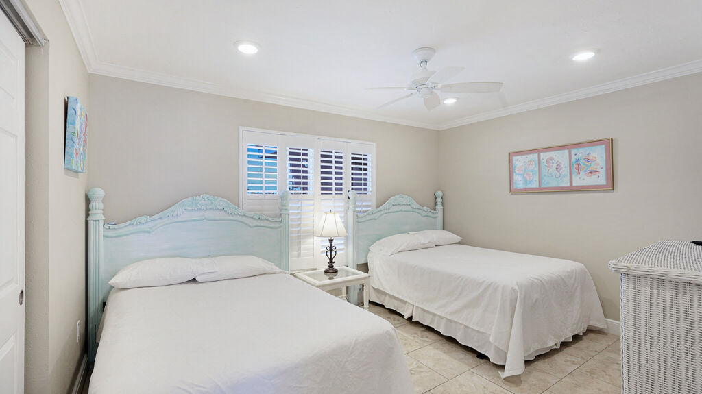 2 Condominium vacation rental located in Anna Maria Island 1