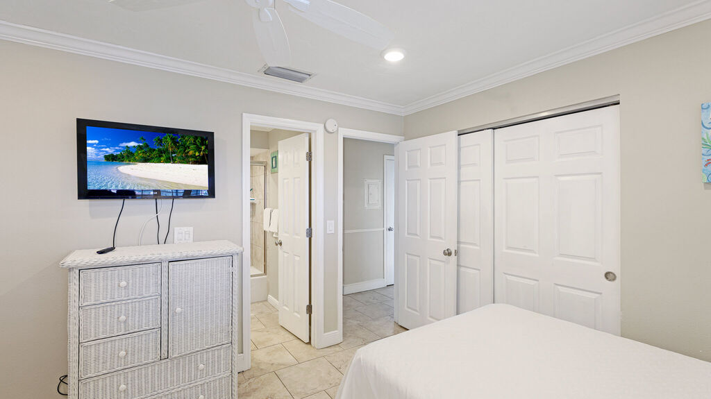 2 Condominium vacation rental located in Anna Maria Island 1