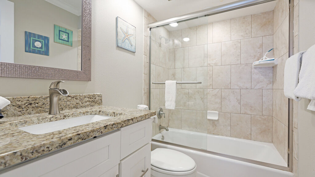 2 Condominium vacation rental located in Anna Maria Island 1