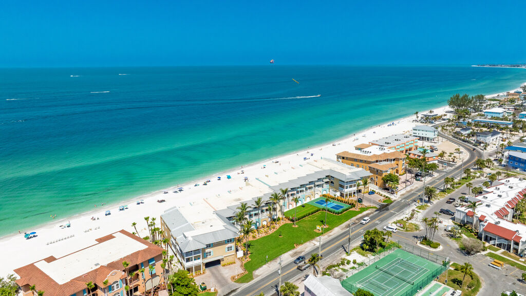 2 Condominium vacation rental located in Anna Maria Island 1