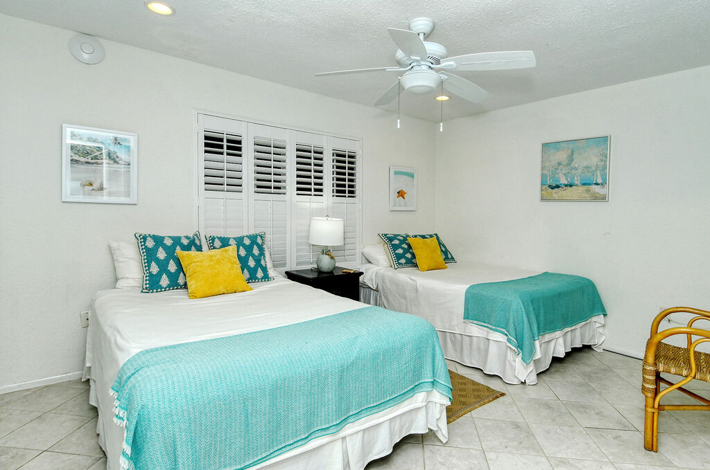 2 Condominium vacation rental located in Anna Maria Island 1
