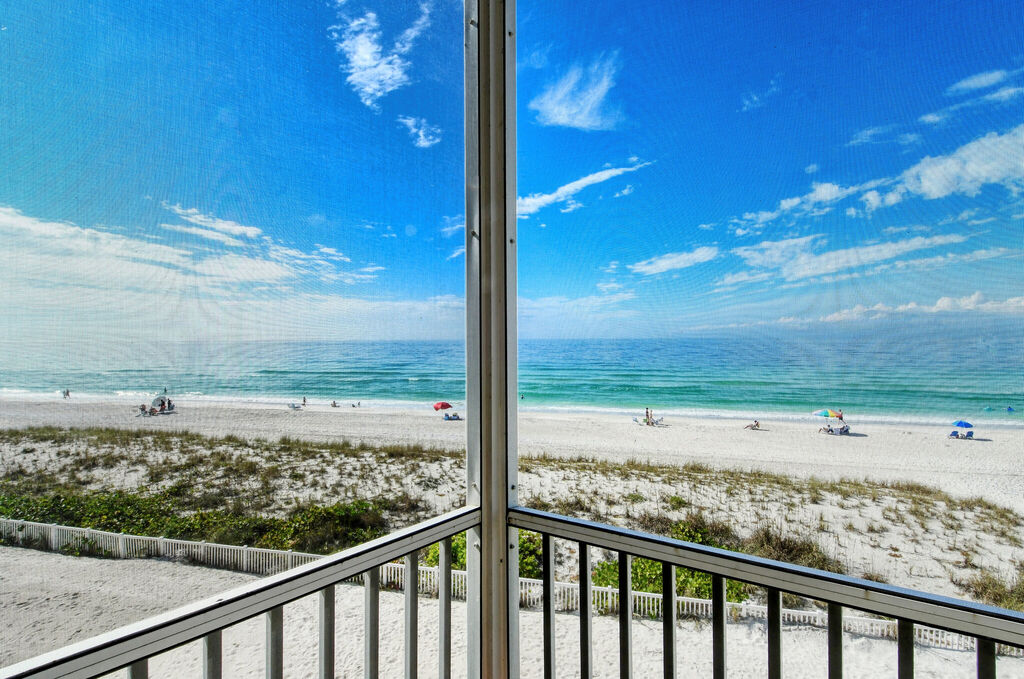 2 Condominium vacation rental located in Anna Maria Island 1