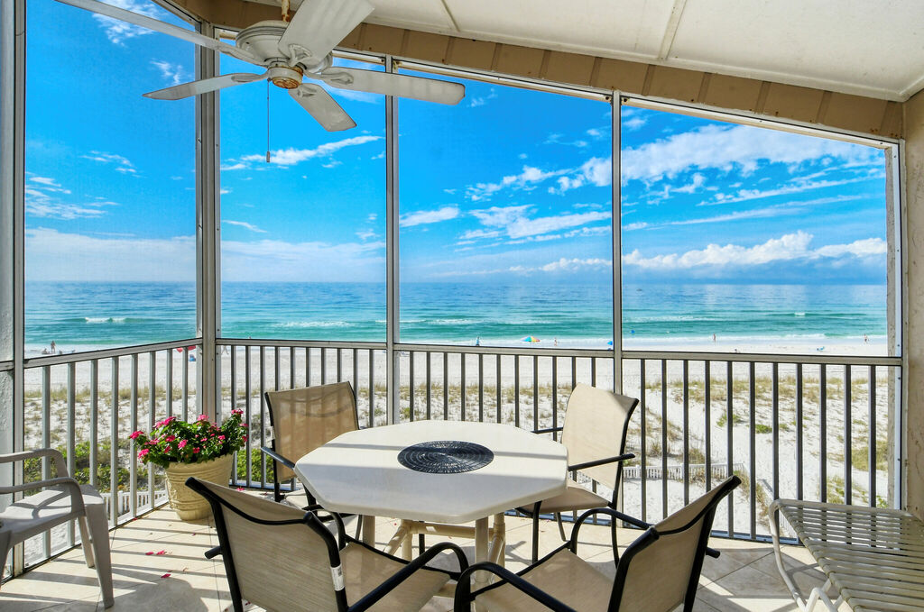 2 Condominium vacation rental located in Anna Maria Island 1