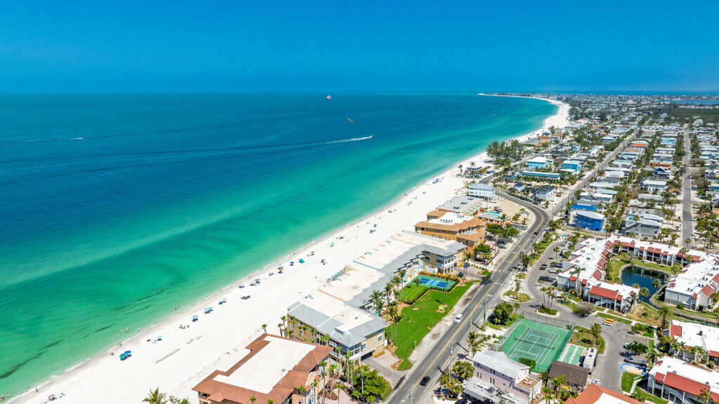2 Condominium vacation rental located in Anna Maria Island 1