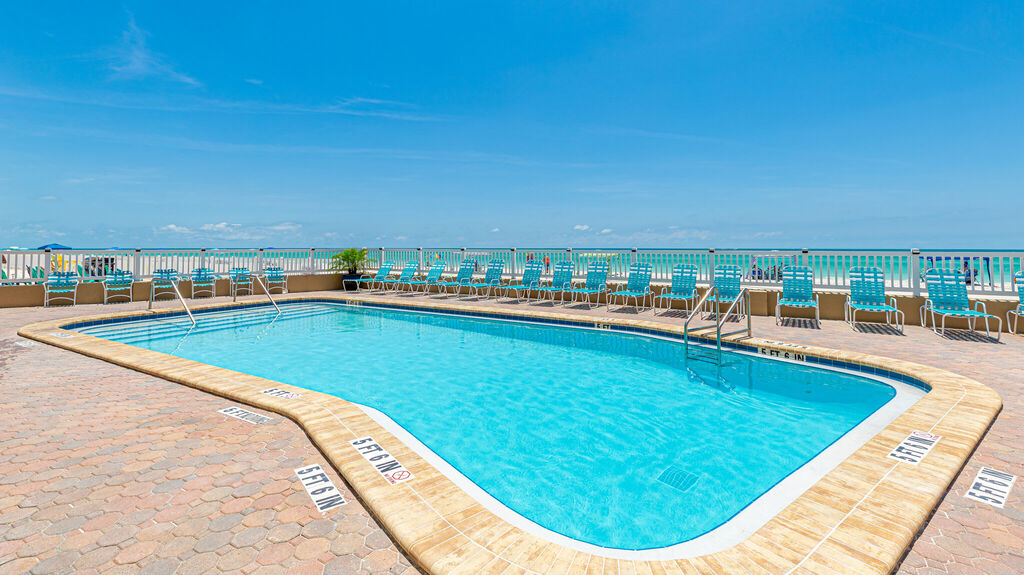 2 Condominium vacation rental located in Anna Maria Island 1