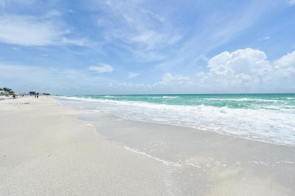 2 Condominium vacation rental located in Anna Maria Island 1