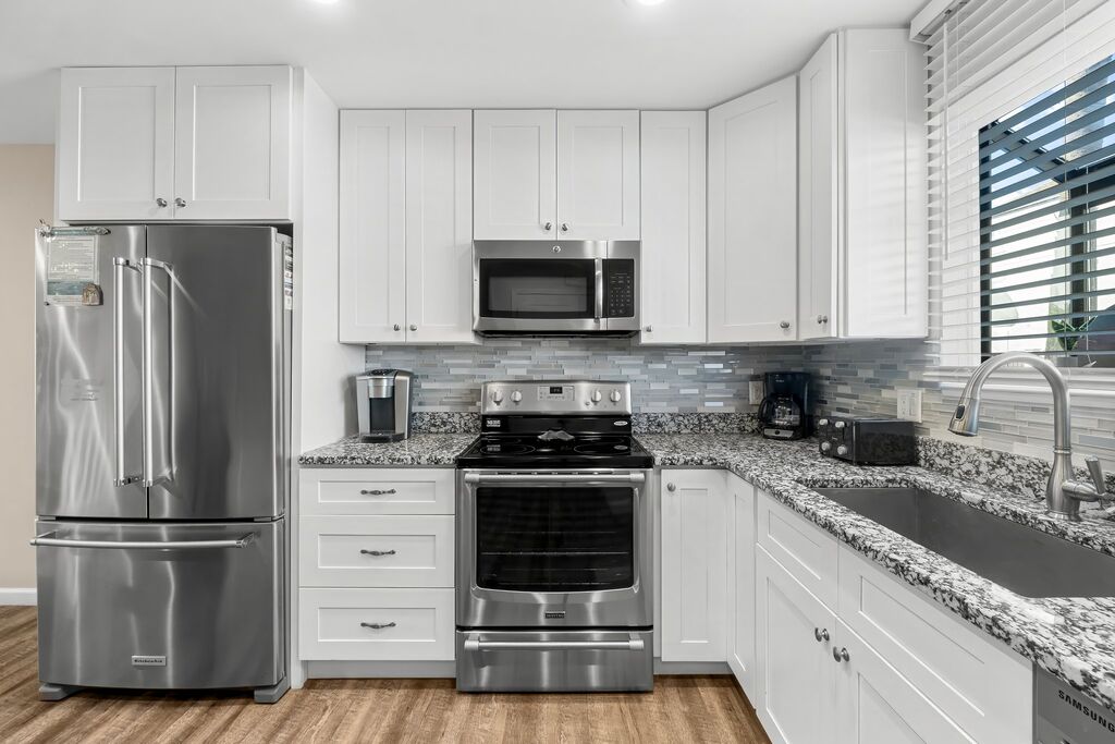 2 Condominium vacation rental located in Destin 1
