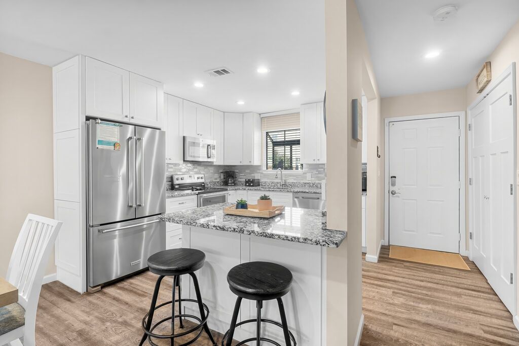 2 Condominium vacation rental located in Destin 1