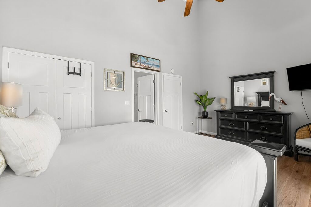 2 Condominium vacation rental located in Destin 1