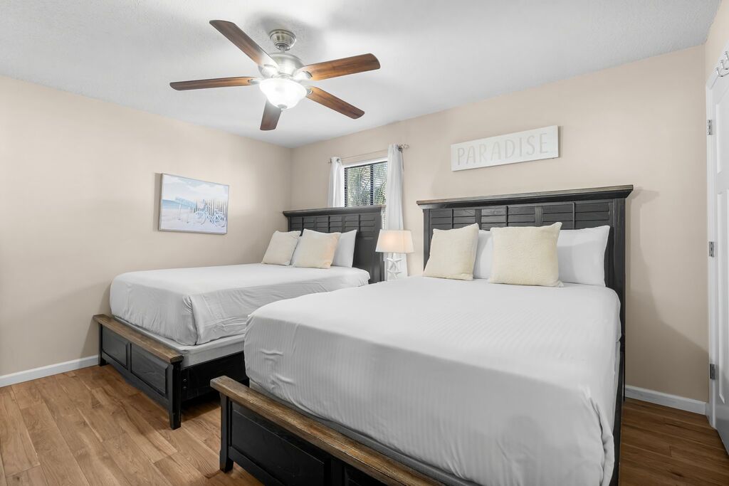 2 Condominium vacation rental located in Destin 1