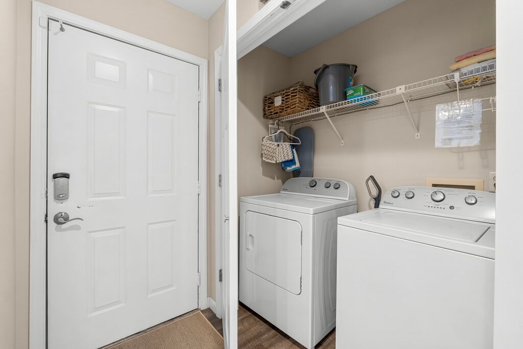 2 Condominium vacation rental located in Destin 1