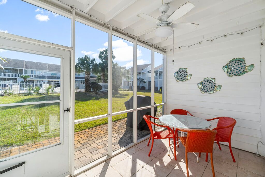 2 Condominium vacation rental located in Destin 1