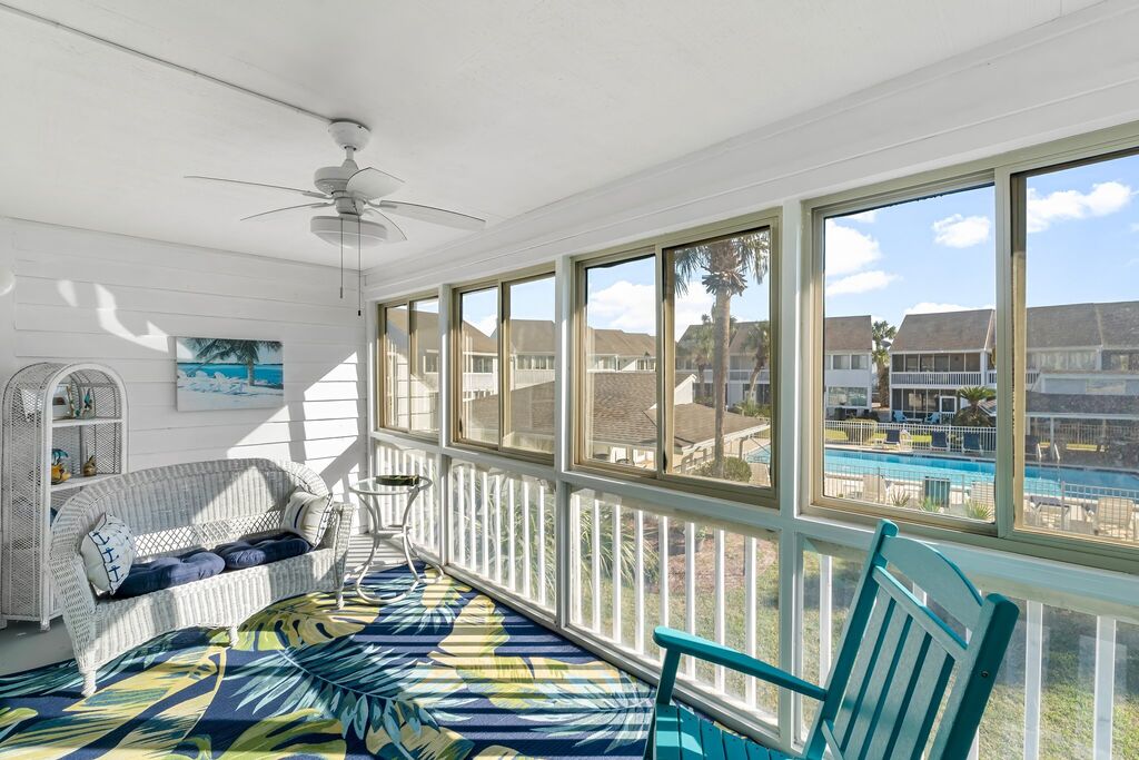 2 Condominium vacation rental located in Destin 1