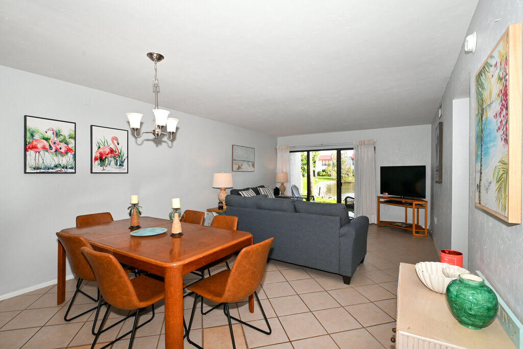 2 Condominium vacation rental located in Anna Maria Island 1
