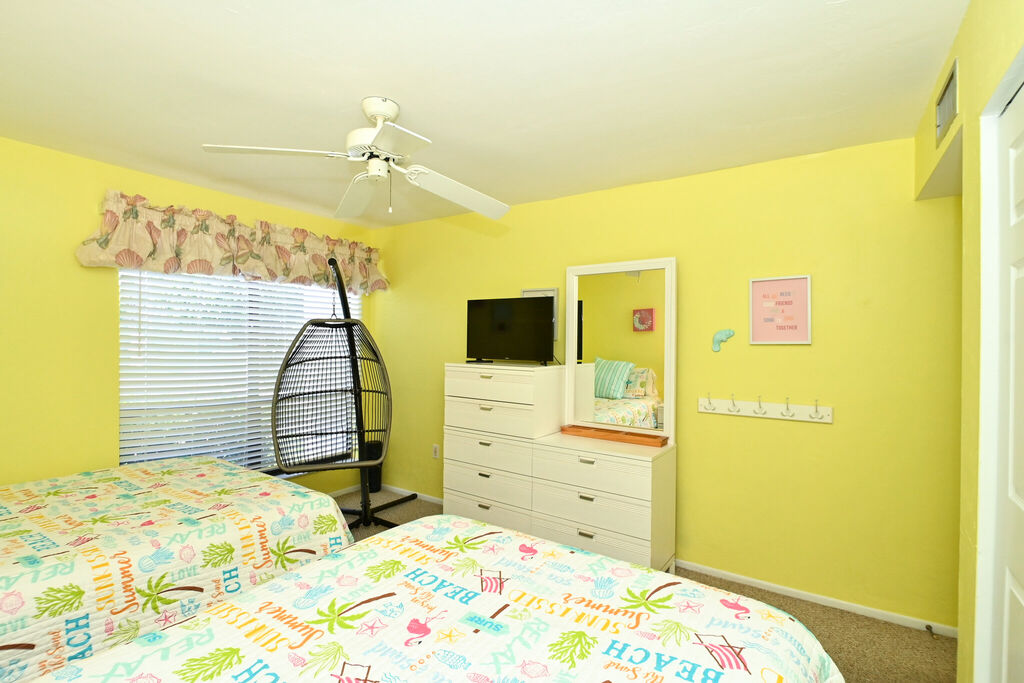 2 Condominium vacation rental located in Anna Maria Island 1