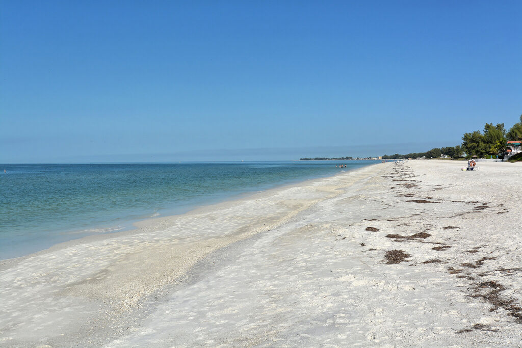 2 Condominium vacation rental located in Anna Maria Island 1
