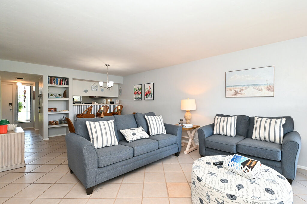 2 Condominium vacation rental located in Anna Maria Island 1