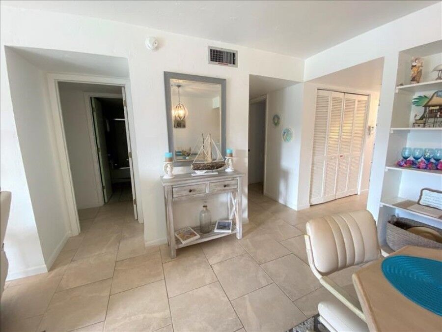2 Condominium vacation rental located in Anna Maria Island 1