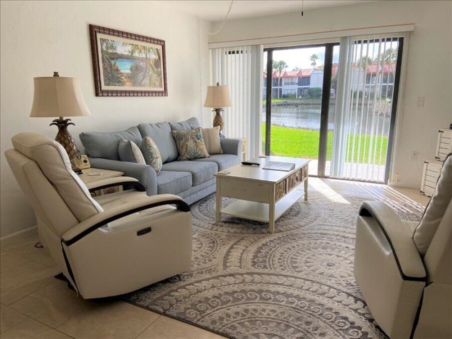 2 Condominium vacation rental located in Anna Maria Island 1