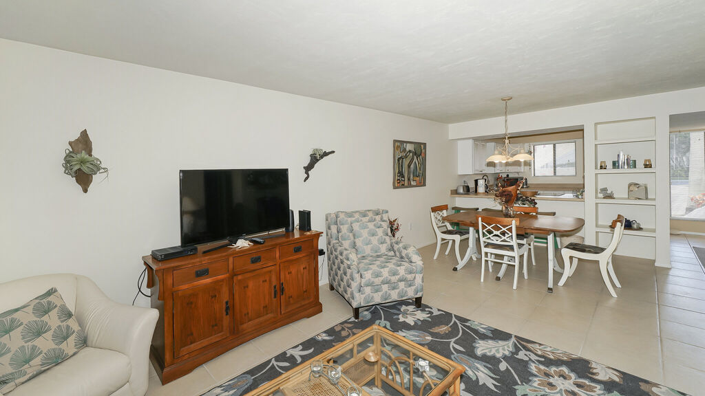 2 Condominium vacation rental located in Anna Maria Island 1