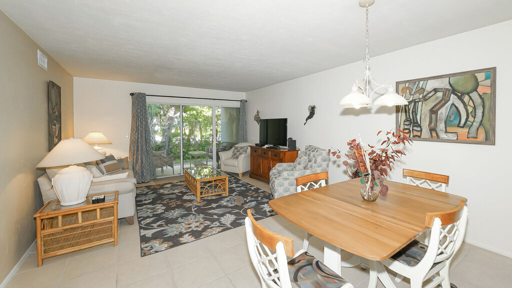 2 Condominium vacation rental located in Anna Maria Island 1