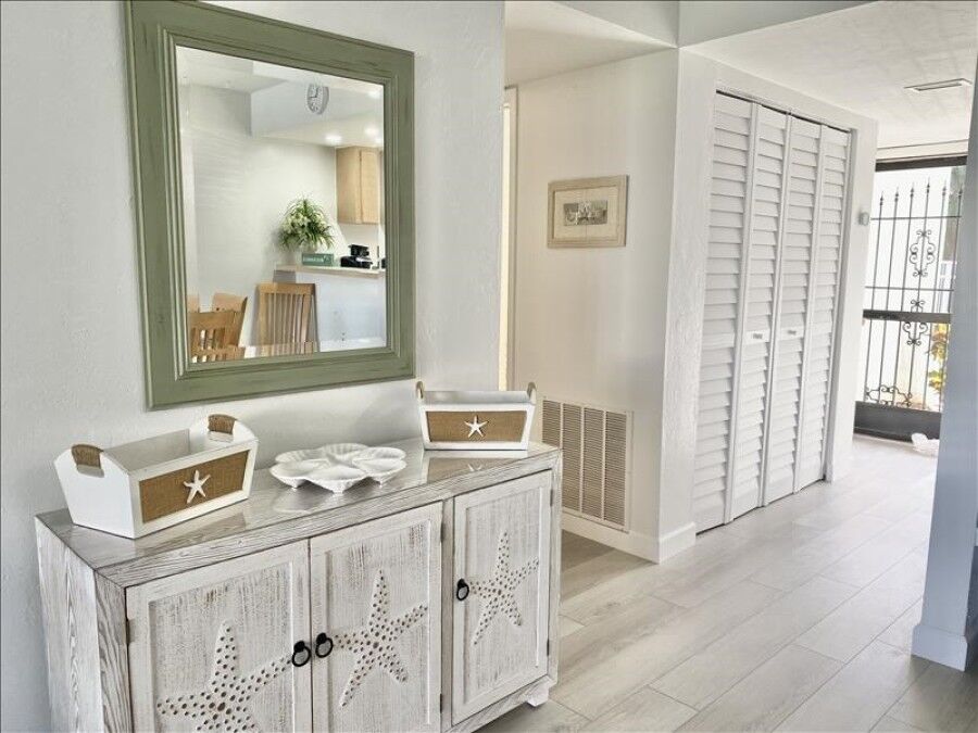 2 Condominium vacation rental located in Anna Maria Island 1