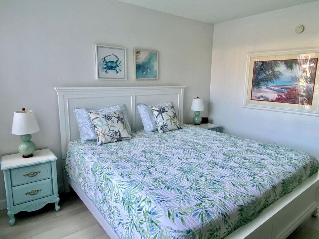 2 Condominium vacation rental located in Anna Maria Island 1