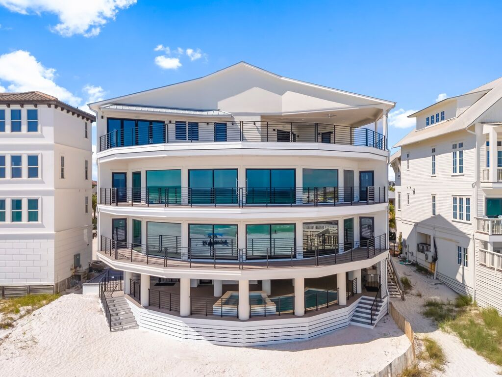 8 House vacation rental located in Destin 1