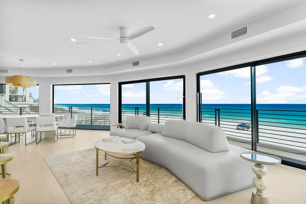 8 House vacation rental located in Destin 1