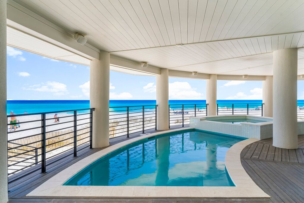 8 House vacation rental located in Destin 1